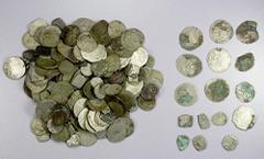Group Lots - Islamic MEDIEVAL ISLAMIC: LOT of about 216 silver coins (some billon) mainly Bahri Mamluk and quite a few late Artuqid of Mardin akçes, mainly the last important ruler al-Zahir 'Isa (1376