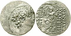 Tetradrachme 93/83 v. Chr. Diad. Büste r./Zeus Nikephoros thront l., im Feld Beizeichen N. BMC 10. sehr schön, Avers etw. dezentriert