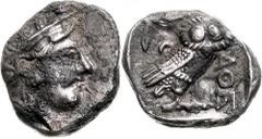 Griechische Münzen Attika Athen Tetradrachme nach 449 v. Chr. Athenakopf mit attischem Helm r./Î‘Î˜Î• Eule, dahinter Lorbeerzweig und Halbmond. Starr pl. XXII, 7. sehr schön, Fundbelag, Avers etw. dez