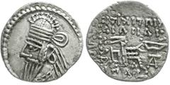 Altgriechische Münzen Parthia Königreich der Arsakiden Drachme 190, Ecbatana. Brb. mit Tiara l./stark stilisierter Arsaker thront r., hält Bogen über A. 3,44 g. Stempelstellung 12 h. sehr schön/vorzüg