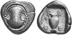 ANCIENT COINS GREEK COINAGE Boeotia Thebes. No.: 4142 Schätzwert/Estimate: CHF 350.- d=22 mm Stater 395/387. Boeotian shield. Rev. Amphora with ivy leaf on l. handle, between Q - E. 11,48 g. SNG Cop. 