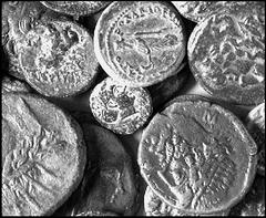 Ancient Coins from other Consignments GREEK COINAGE Lots No.: 4461 Schätzwert/Estimation: CHF 450.- 52 Aes from Apameia, Akragas, Colophon, Ephesus, Eumeneia, Leucas, Macedonia, Magnesia, Pantikapaion