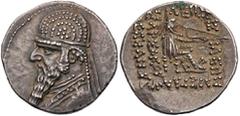 GRIECHISCHE MÜNZEN PARTHER, KÖNIGREICH DER ARSAKIDEN Mithradates II., 121-91 v. Chr. AR-Drachme 96/5-93/2 v. Chr. Ekbatana Vs.: Büste in Ornat mit Tiara n. l., Rs.: 5-zeilige Beischrift, Arsakes sitzt