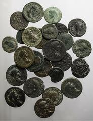 MAKEDONIEN LOTS Lot AE-Prägungen, darunter Amphipolis: Augustus; Dium: Tiberius, Faustina II., Gallienus, Salonina; Edessa: Tiberius/Livia (R!), Gordianus III., Philippus I.; Pella: Hadrianus, Severus