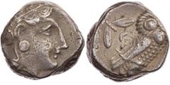 GRIECHISCHE MÜNZEN ATTIKA ATHEN AR-Tetradrachme um 330-240 v. Chr. Vs.: Kopf der Athena mit Helm und Lorbeer n. r., Rs.: Eule steht n. r., Kopf v. v., links oben Ölzweig und Mondsichel, alles in quadr