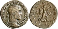 Maximinus I. Thrax (235 - 238): Maximinus I. Thrax (235-238), Sesterz, 18.76 g, IMP MAXIMINVS PIVS AVG, Büste r. / VICTORIA AVG, im Feld S -C, Victoria eilend l. mit Palmzweig und Kranz. RIC 67. ss.