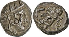 Athen: Tetradrachme, 17,19 g. 4.Jh. Athenekopf r. // ΑΘΕ, Eule stehend r. mit Olivenzweig und Mondsichel. Gegenstempel auf Vs. und Rs. Vgl Kroll 15. ss.
