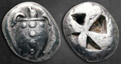 Greek Islands off Attica. Aegina circa 525-480 BC. Stater AR 19 mm, 10,60 g Sea turtle with thick linear "T" pattern collar and row of pellets down its back / Incuse square of "Union Jack" pattern wit
