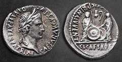 Roman Imperial Augustus 27 BC-AD 14. Lugdunum Denarius AR 20 mm, 3,46 g CAESAR AVGVSTVS DIVI F PATER PATRIAE, laureate head of Augustus to right / AVGVSTI F COS DESIG PRINC IVVENT / C L CAESARES, Caiu