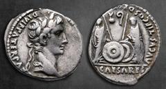 Roman Imperial Augustus 27 BC-AD 14. Lugdunum Denarius AR 18 mm, 3,62 g CAESAR AVGVSTVS DIVI F PATER PATRIAE, laureate head of Augustus to right / AVGVSTI F COS DESIG PRINC IVVENT / C L CAESARES, Caiu