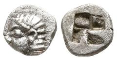 Greek Ionia. Kolophon circa 525-500 BC. Tetartemorion AR 5mm., 0,19g. Archaic head of Apollo to left / Quadripartite incuse square. good very fine SNG Kayhan 343; SNG von Aulock 1810.