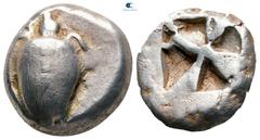 Greek Islands off Attica. Aegina 525-480 BC. Stater AR 20 mm, 12,17 g Sea turtle, head in profile, uncertain c/m on the back of its shell / Incuse square of 'Union Jack' pattern. very fine Cf. Meadows