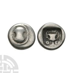Coins - Greek Thebes - Boeotia - Shield AR Hemidrachm. 425-375 B.C. Obv: Boeotian shield. Rev: kantharos with O - EB across fields; club above, within incuse square. BCD Boiotia 408; HGC 4, 1348. 2.71