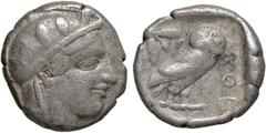 Greece Tetradrachm, n.d. World coins, Attika / Athen. , 450-400 BC,Head of Athena to right, wearing crested attic helmet ornamented with three olive leaves above visor and spiral palmette on bowl, rou