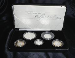 UNITED KINGDOM. 2007 Silver Piedfort Collection Five-Coin Set, in the original box as issued by the Mint and the certificate of authenticity (COA). Coin 1: Elizabeth II, 1952-2022, 5 Pounds (Crown) 20