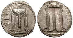 MAGNA GRAECIA. BRUTTIUM, KROTON. Silver Nomos, circa 530-500 BC. Obv: tripod-lebes, legs terminating in lion's paws, with ornaments on and serpents rising from the bowl; ϘPO upwards to left. Rev: incu