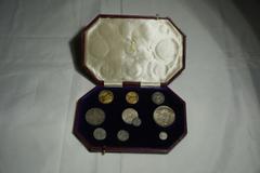 UNITED KINGDOM. George V, 1910-36. Gold and Silver 10-coin set, 1911. London. Generally good condition throughout, only minor hairlines seen on gold. The halfcrown, florin, and shilling have been repl