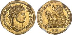 EMPIRE ROMAIN Constantin II (337-350). Solidus 322-323, Trèves.NGC Ch AU 5/5 3/5 scuffs (6632270-006). Av. FL CL CONSTAN - TINVS IVN N C. Buste lauré à droite. Rv. GAVDIVM RO - MANORVM. Sarmatia assis