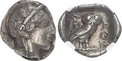 GRÈCE ANTIQUE - GREEK Attique, Athènes. Tétradrachme de style classique ND (Ve s. av. J.-C.), Athènes. NGC Ch XF 4/5 3/5 (6645986-014). Av. Tête d'Athéna à droite, coiffée du casque à aigrette ; elle 