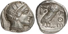 GRÈCE ANTIQUE Attique, Athènes (480-450 av. J.C.). Tétradrachme argent. Av. Tête d'Athéna à droite coiffée du casque attique à cimier orné d'une palmette et de trois feuilles d'olivier. Rv. AΘE Chouet