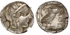 GRÈCE ANTIQUE Attique, Athènes, (ca. 480-450 av. J.C.). Tétradrachme d'argent. Av. Tête d'Athéna à droite coiffée du casque attique à cimier orné d'une palmette et de trois feuilles d'olivier. Rv. AΘE