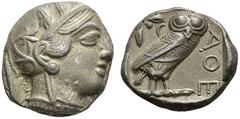 Griechische Münzen Attika Athen. Tetradrachme ca. 393-350 v. Chr. Behelmter Athenakopf nach rechts / Eule mit hersehendem Kopf nach rechts stehend vor einem Olivenzweig und "AOE". SNG Cop. 63 vgl. 17,