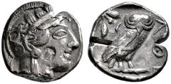 Griechische Münzen Attika Athen. Tetradrachme ca. 393-350 v. Chr. Athenakopf im attischen Helm nach rechts / Eule mit hersehendem Kopf nach rechts stehend vor Olivenzweig und Mondsichel, davor "AOE". 
