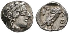 Griechische Münzen Attika. Athen. Tetradrachme nach 449 v. Chr. Athenakopf im attischen Helm nach rechts / Eule mit hersehendem Kopf nach rechts stehend vor Olivenzweig und Mondsichel, davor "AOE". Se