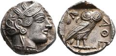 Griechische Münzen Griechische Münzen Attika. Athen. Tetradrachme nach 449 v. Chr. Athenakopf im attischen Helm nach rechts / Eule mit hersehendem Kopf nach rechts stehend vor Olivenzweig und Mondsich