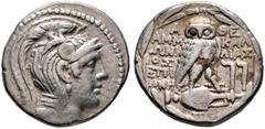 Griechische Münzen Attika. Athen Tetradrachme des neuen Stils 118-117 v. Chr. Magistrate Ammonios und Kallias. Ähnlich wie vorher, jedoch als Beizeichen zwei Fackeln. BMC 314. 16,85 g sehr schön
