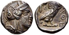 Griechische Münzen Attika. Athen. Tetradrachme 449-415 v. Chr. Athenakopf im attischen Helm nach rechts / Eule mit hersehendem Kopf nach rechts stehend vor Olivenzweig und Mondsichel, davor "AOE". SNG
