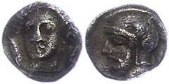 Ancient Coins Antike Münzen - Griechenland 4. Jhd. v. Chr., Obol, Kilikien, Tarsos, Zeit des Pharnabazos und Datames. Av: Weiblicher Kopf von vorn. Rev: Bärtiger Kopf mit Athenahelm. 0,65g, SNG Levant