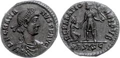 Ancient Coins Münzen Römische Kaiserzeit Gratianus, 367-383, Maiorina (4,66g), Siscia. Av: Büste nach rechts, darum "D N GRATIA - NVS P F AVG". Rev: Stehender Kaiser mit Victoria auf Globus, davor kni