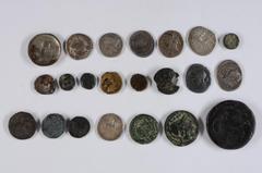 Ancient Coins Antike Münzen - Lots und Sammlungen RÖMISCHE REPUBLIK, Lot von unterschiedlichen Münzen, darunter u.a. 7 Denare. Dabei auch ein ostkeltischer Stater vom Typ "Sattelkopfpferd". Erhaltung 
