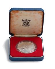 World Coin Saint Helena - 25 Pence nd(1977) AR. 25 Pence nd(1977). Rainha Elizabete II. Em estojo s/ certificado. Estojo c/ defeitos. KM 6a. PROOF PROOF