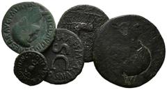 LOTS ANTIKE Varia und Lots. Lot Römer (5). Lot aus 5 Bronzemünzen, dabei: 1x As von Augustus, 1x As von Claudius I., 1x Dupondius von Caligula (für Germanicus) und 1x Sestertius mit Gegenstempel. Um s
