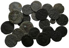 ANTIKE LOTS VARIA UND LOTS. Lot Römer (ca. 23). Lot aus ca. 23 römischen Bronzemünzen von Domitianus (1x Dupondius) bis Byzanz (2x). Hauptsächlich Folles der Tetrarchie. Um sch.-s.sch. und f.s.sch. (D