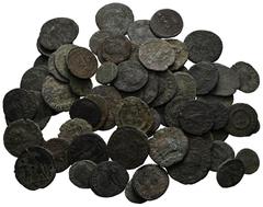 ANTIKE LOTS VARIA UND LOTS. Lot Römer (ca. 72). Lot aus ca. 72 Bronzemünzen. Meist AE-Antoniniani sowie Constantinus I. und seine Familie. Um g.e. und sch., manche etwas besser. (D).