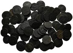 ANTIKE LOTS VARIA UND LOTS. Lot Römer (ca. 75). Lot aus ca. 75 spätrömischen Bronzemünzen. Meist AE-Münzen des Constantinus I. und Familie. Um sch.-s.sch. und f.s.sch., manche etwas besser. (D).