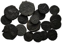 ANTIKE LOTS VARIA UND LOTS. Lot Römer (18). Lot aus 18 Bronzemünzen von Iovianus (1x) bis Konstantinos VIII. (2x Folles - anonyme Ausgabe), darunter 6x AE-Münzen von Valentinianus I. Um sch-s.sch. und