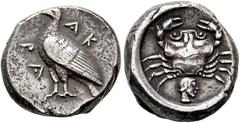 GRIECHISCHE MÜNZEN SICILIA. Akragas. Didrachme (8,57 g), ca. 480/478-470 v. Chr. Av.: AK/RA, Adler mit angelegten Schwingen n.l. Rv.: Krebs, darunter Kopf n.r. BMC 7.29, HGC 2, 97. Stellenweise minima