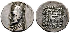 GRIECHISCHE MÜNZEN PARTHIA. Königreich der Arsakiden. Orodes I. (90-77). Drachme (4,06g), Rhagae. Büste des Königs mit Tiara, Diadem und Drapierung, auf der Tiara Stern / Arsakes mit Bogen auf Thron. 