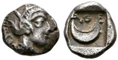 Ancient Coins: Greek ATTIKA - Athen Tetartemorion (0,17 g), ca. 400/390-353 v. Chr. Av.: Kopf der Athena mit attischem Helm und Lorbeerkranz n.r. Rv.: AΘE, Mondsichel. HGC 4, 1687, SNG Cop 78-79. Winz