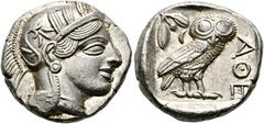GRIECHISCHE MÜNZEN (D) ATTIKA. Athen. Tetradrachme (17,20 g), ca. 454-404 v. Chr. Av.: Kopf der Athena mit attischem Helm und Lorbeerkranz n.r. Rv.: AΘE, Eule n.r., Kopf v.v., dahinter Olivenzweig und