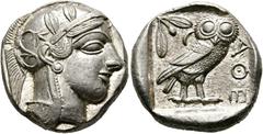 GRIECHISCHE MÜNZEN ATTIKA. Athen. (D) Tetradrachme (17,20 g), ca. 454-404 v. Chr. Av.: Kopf der Athena mit attischem Helm und Lorbeerkranz n.r. Rv.: AΘE, Eule n.r., Kopf v.v., dahinter Olivenzweig und