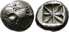 GRIECHISCHE MÜNZEN LYCIA. Lykische Dynasten. Unbekannter Dynast. (D) Stater (9,12 g), unbekannte Münzstätte, ca. 500 v. Chr. Av.: Löwenkopf mit Ringelkranz als Mähne n.l. Rv.: Sternförmig unterteiltes