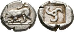 GRIECHEN LYCIA. Lykische Dynasten. Unbekannter Dynast. (D) Stater (9,02 g), unbekannte Münzstätte, ca. 450 v. Chr. Av.: Löwe beim Verschlingen einer Stierkeule n.l. Rv.: Triskeles in im Quadratum Incu