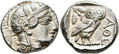 GRIECHISCHE MÜNZEN ATTIKA. Athen. Tetradrachme (17,23 g), ca. 454-404 v. Chr. Av.: Kopf der Athena mit attischem Helm und Lorbeerkranz n.r. Rv.: AΘE, Eule n.r., Kopf v.v., dahinter Olivenzweig und Mon