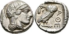 GRIECHISCHE MÜNZEN ATTIKA. Athen. Tetradrachme (17,20 g), ca. 430er-420er Jahre v. Chr. Av.: Kopf der Athena mit attischem Helm und Lorbeerkranz n.r. Rv.: AΘE, Eule n.r., Kopf v.v., dahinter Olivenzwe