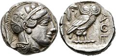 GRIECHISCHE MÜNZEN ATTIKA. Athen. Tetradrachme (17,18 g), ca. 454-404 v. Chr. Kopf der Athena mit attischem Helm und Lorbeerkranz / Eule, dahinter Olivenzweig und Mondsichel, alles im Quadratum Incusu